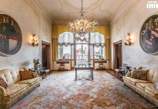 Ferienwohnung in Venezia - Palazzo Loredan Dell'Ambasciatore Ferienwohnung in Venezia - Palazzo Loredan Dell'Ambasciatore