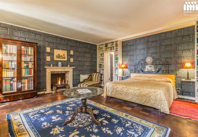 Ferienwohnung in Venezia - Palazzo Loredan Dell'Ambasciatore Ferienwohnung in Venezia - Palazzo Loredan Dell'Ambasciatore