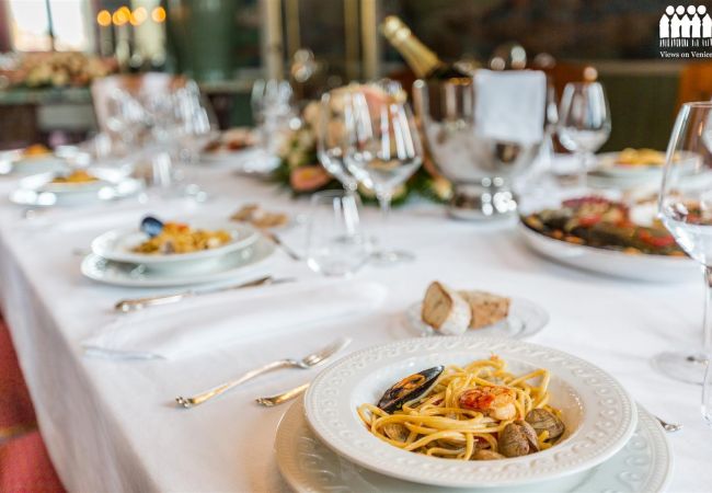 Ferienwohnung in Venezia - Palazzo Loredan Dell'Ambasciatore Ferienwohnung in Venezia - Palazzo Loredan Dell'Ambasciatore