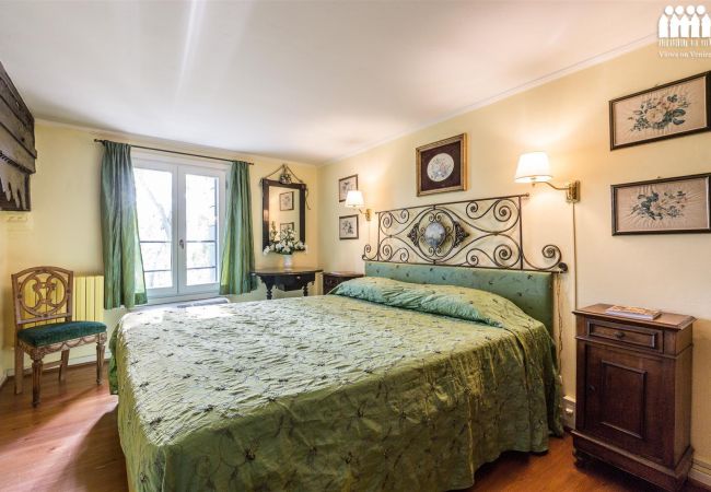 Ferienwohnung in Venezia - Palazzo Loredan Dell'Ambasciatore Ferienwohnung in Venezia - Palazzo Loredan Dell'Ambasciatore