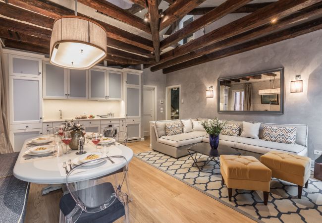 Ferienwohnung in Venedig - La Marchesa Luxury Apartment with Terrace Ferienwohnung in Venedig - La Marchesa Luxury Apartment with Terrace