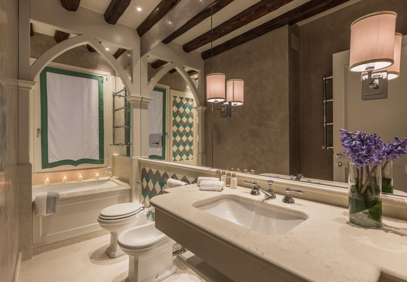 Ferienwohnung in Venedig - La Marchesa Luxury Apartment with Terrace Ferienwohnung in Venedig - La Marchesa Luxury Apartment with Terrace