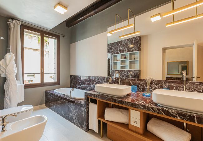 Ferienwohnung in Venezia - Palazzo Angelo Piano Nobile Ferienwohnung in Venezia - Palazzo Angelo Piano Nobile