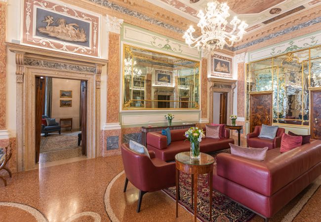 Ferienwohnung in Venezia - Palazzo Angelo Piano Nobile Ferienwohnung in Venezia - Palazzo Angelo Piano Nobile