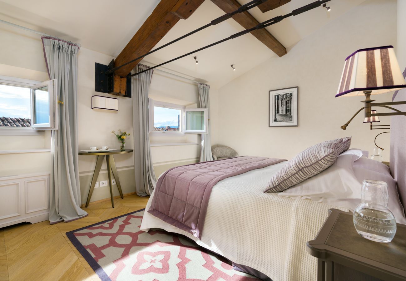 Ferienwohnung in Florenz - Marchesa Olympia Ferienwohnung in Florenz - Marchesa Olympia