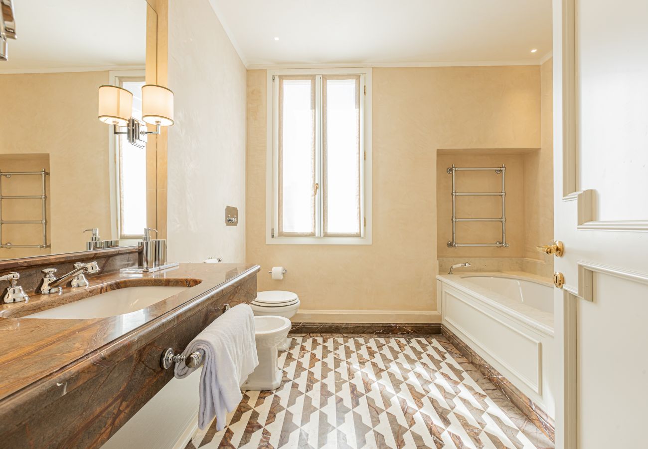 Appartement à Venise - L'Opera Divina Appartement à Venise - L'Opera Divina