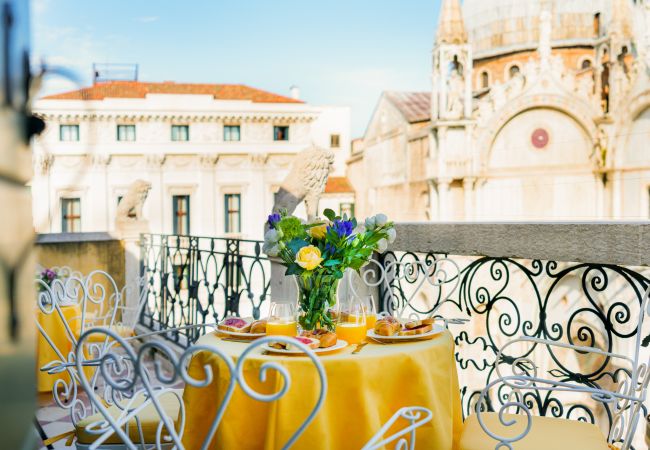 Appartamento a Venezia - Due Leoni Terrace in St. Mark's Square Appartamento a Venezia - Due Leoni Terrace in St. Mark's Square