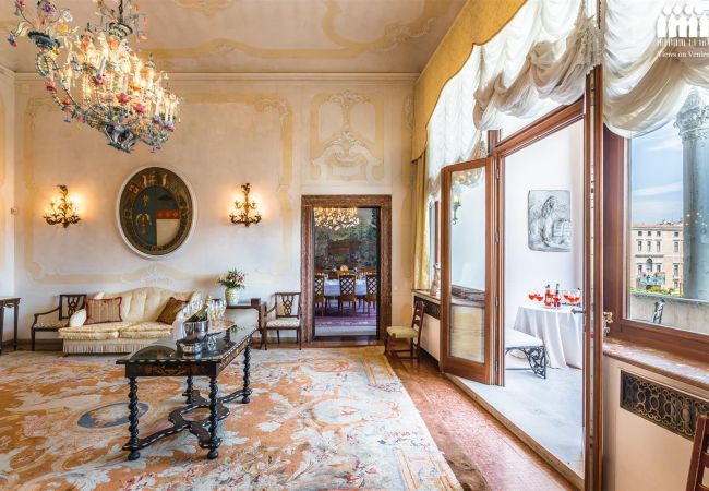 Apartment in Venezia - Palazzo Loredan Dell'Ambasciatore Apartment in Venezia - Palazzo Loredan Dell'Ambasciatore