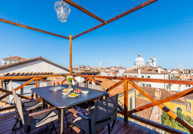Apartment in Venezia - La casa di Hubert De Givenchy Apartment in Venezia - La casa di Hubert De Givenchy