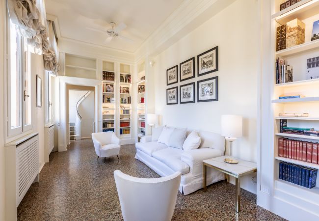 Apartment in Venezia - La casa di Hubert De Givenchy Apartment in Venezia - La casa di Hubert De Givenchy