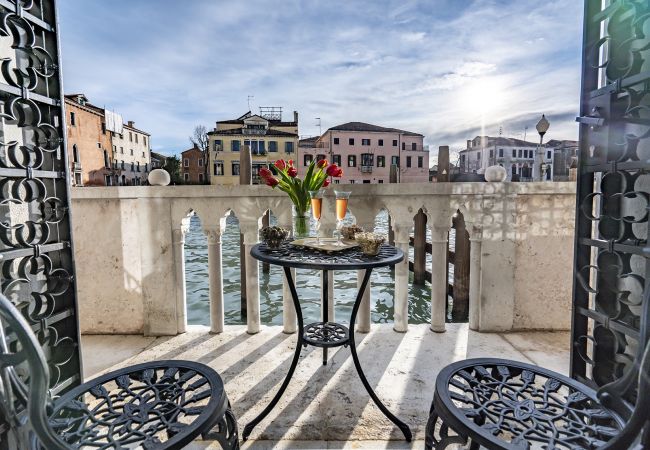 Apartment in Venice - La Loggia Grand Canal Apartment in Venice - La Loggia Grand Canal