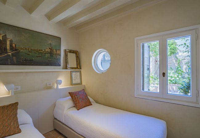 Apartment in Venezia - Ca' Minore Secret Garden Apartment in Venezia - Ca' Minore Secret Garden
