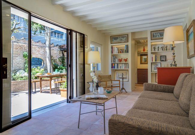 Apartment in Venezia - Ca' Minore Secret Garden Apartment in Venezia - Ca' Minore Secret Garden