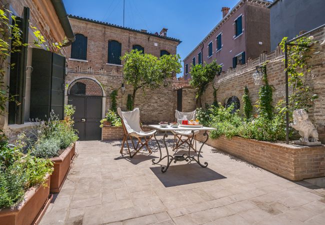 Apartment in Venezia - Ca' Minore Secret Garden Apartment in Venezia - Ca' Minore Secret Garden