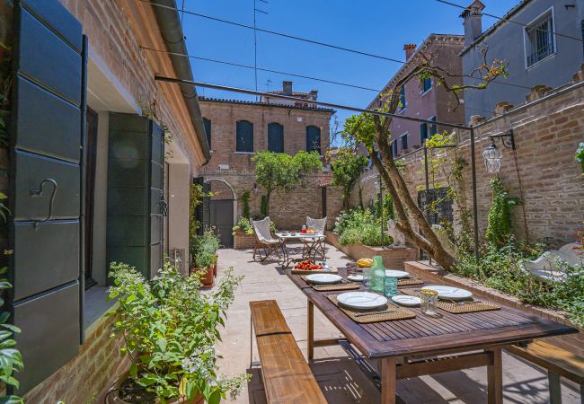 Apartment in Venezia - Ca' Minore Secret Garden Apartment in Venezia - Ca' Minore Secret Garden
