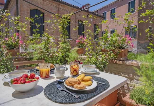 Apartment in Venezia - Ca' Minore Secret Garden Apartment in Venezia - Ca' Minore Secret Garden