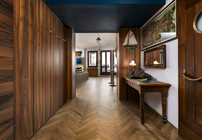 Apartment in Venice - The Yacht House Canal View Apartment in Venice - The Yacht House Canal View