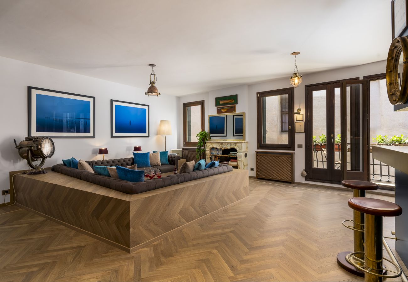 Apartment in Venice - The Yacht House Canal View Apartment in Venice - The Yacht House Canal View