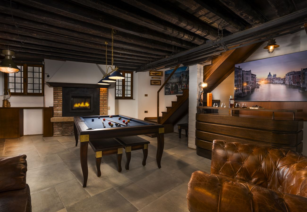 Apartment in Venice - The Yacht House Canal View Apartment in Venice - The Yacht House Canal View