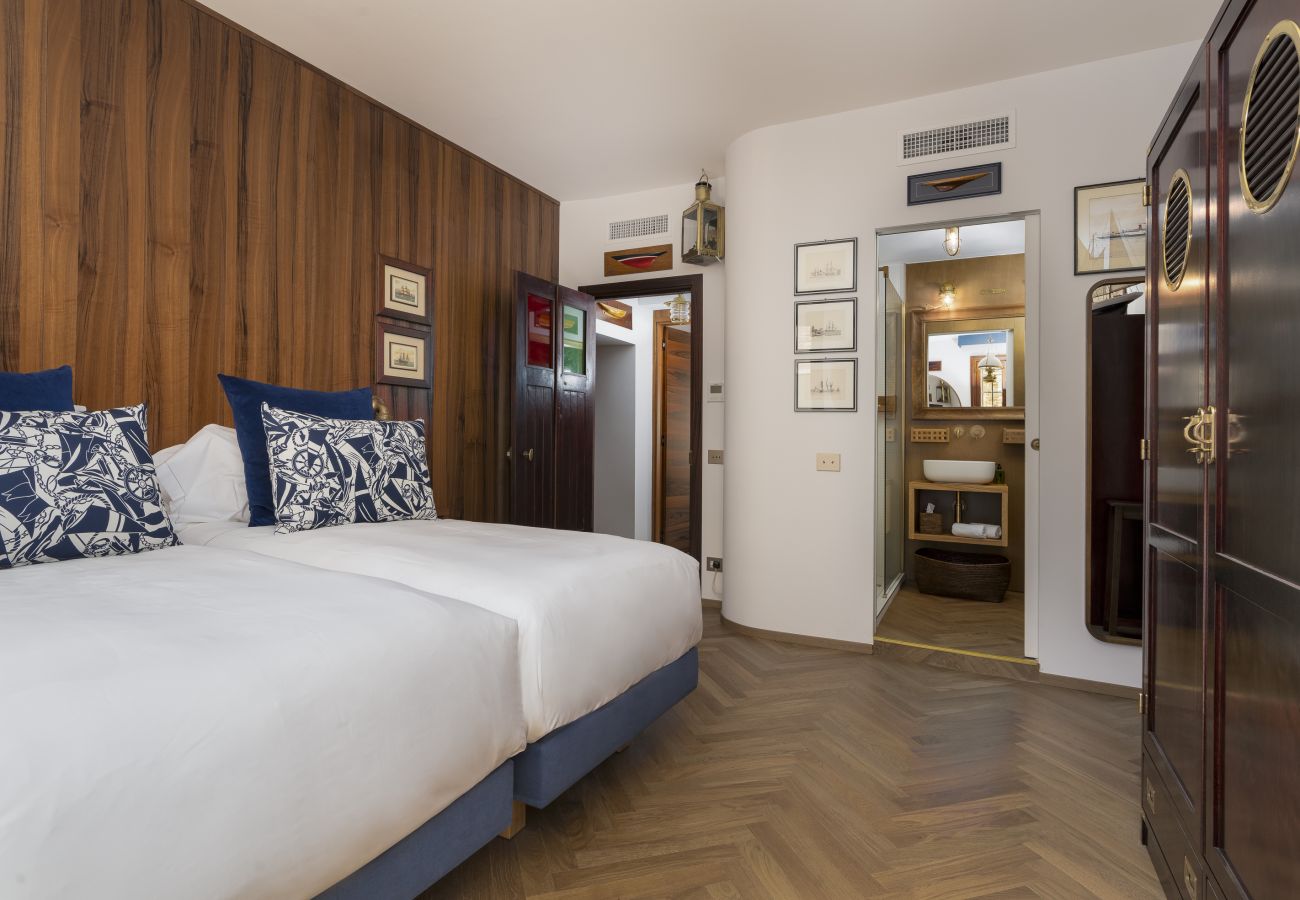 Apartment in Venice - The Yacht House Canal View Apartment in Venice - The Yacht House Canal View