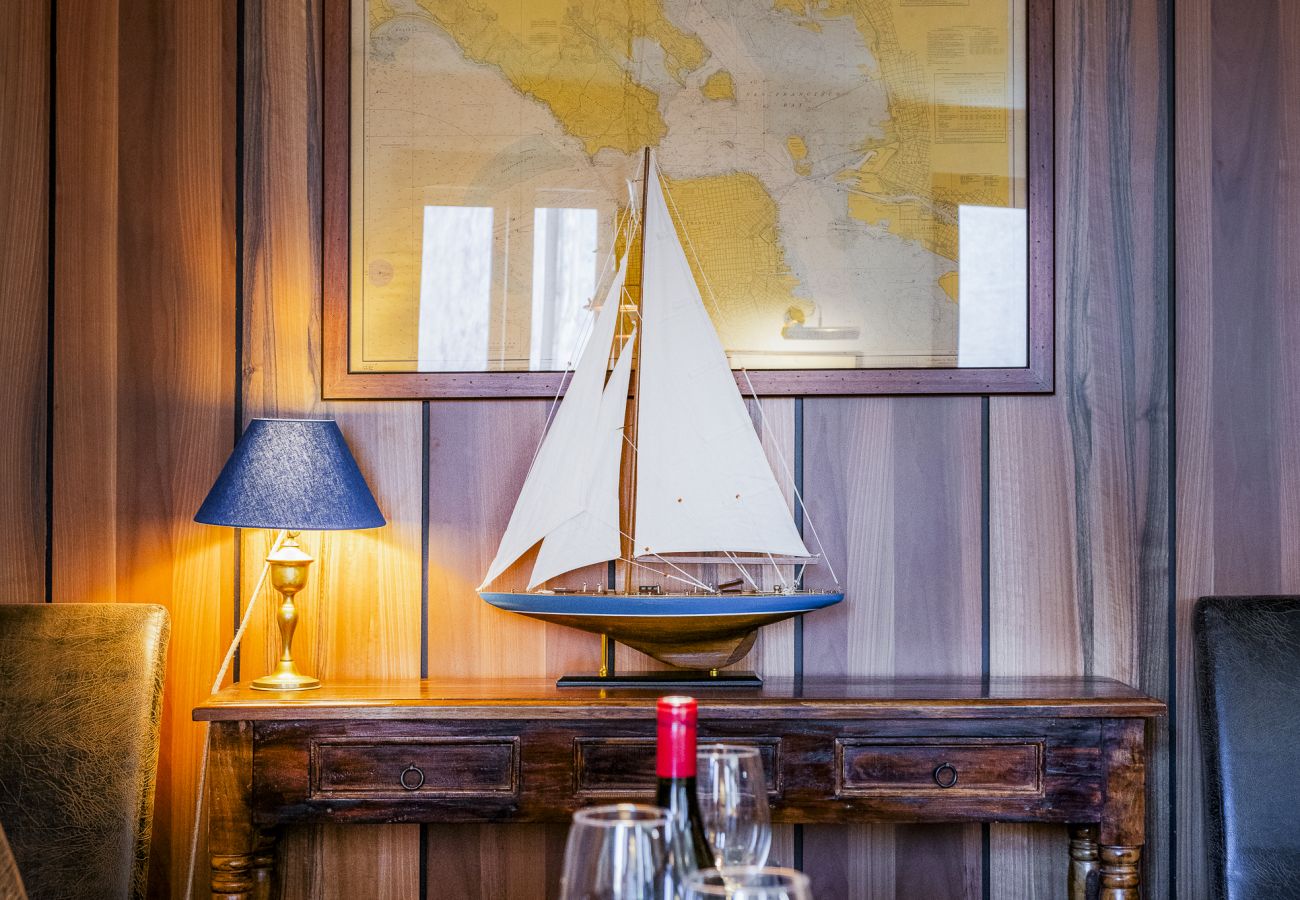 Apartment in Venice - The Yacht House Canal View Apartment in Venice - The Yacht House Canal View